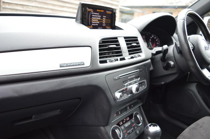 AUDI Q3