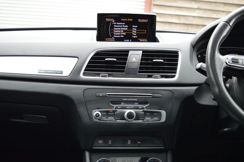 AUDI Q3