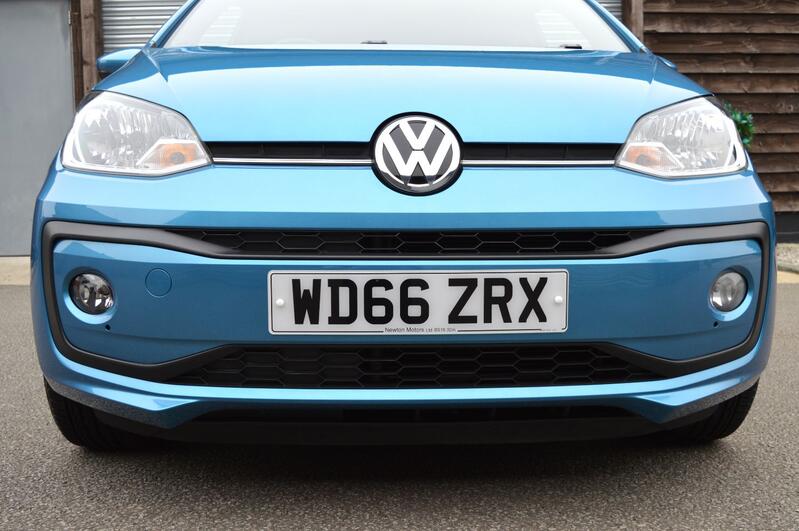 VOLKSWAGEN UP