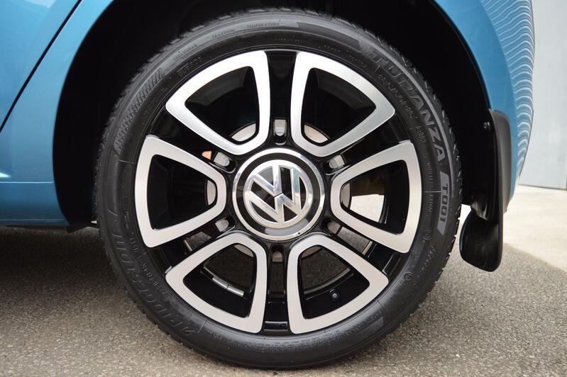 VOLKSWAGEN UP