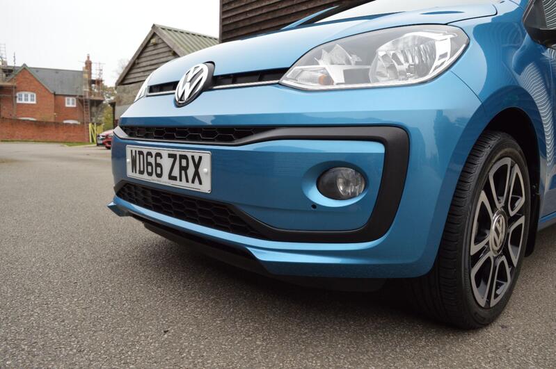 VOLKSWAGEN UP