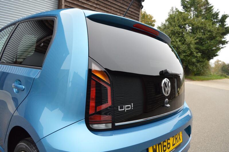 VOLKSWAGEN UP