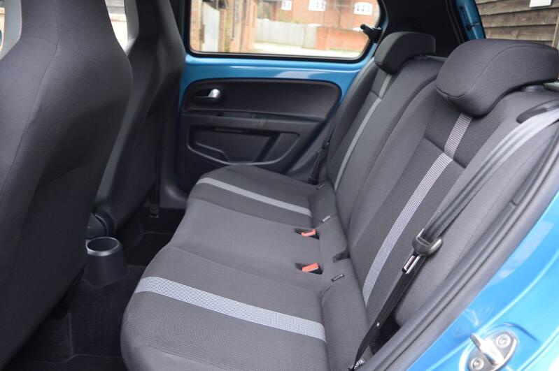 VOLKSWAGEN UP