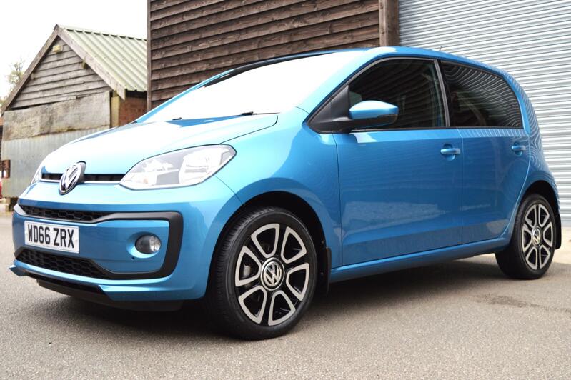 View VOLKSWAGEN UP 1.0 MPI 75 HIGH UP 5 DOOR