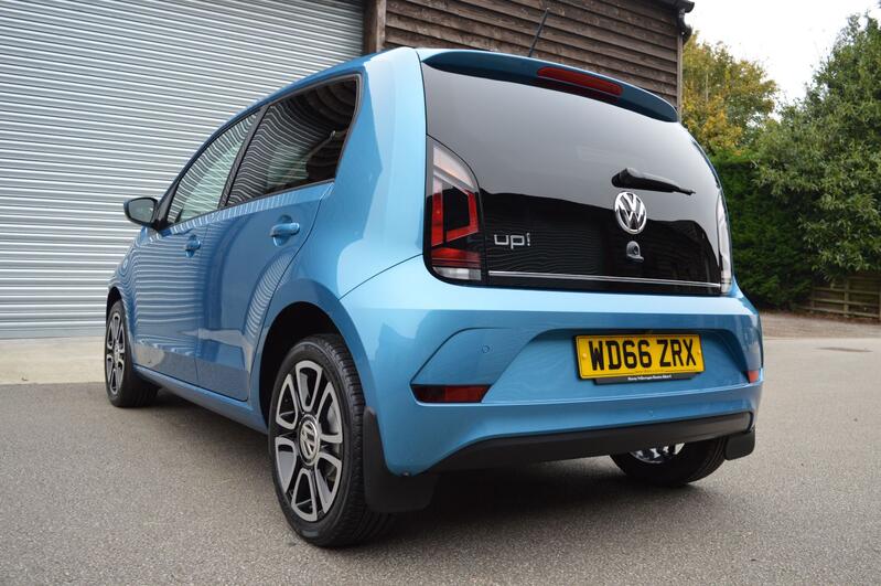 VOLKSWAGEN UP