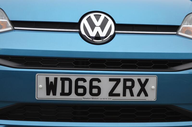 VOLKSWAGEN UP