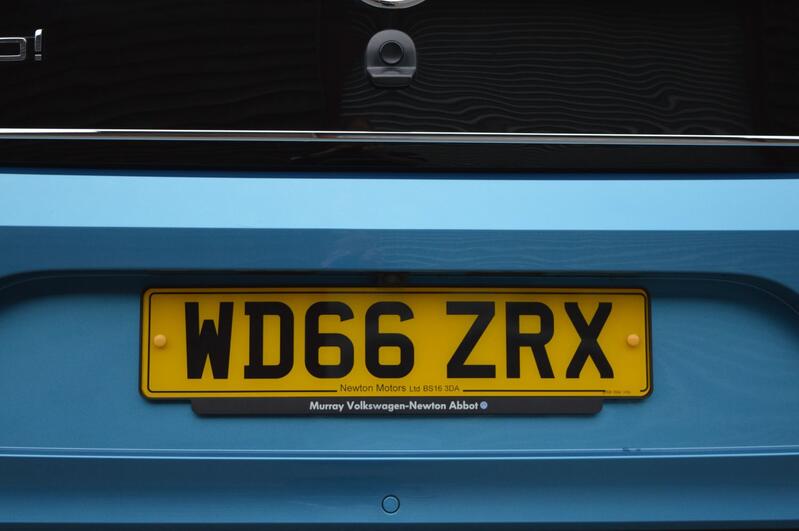 VOLKSWAGEN UP