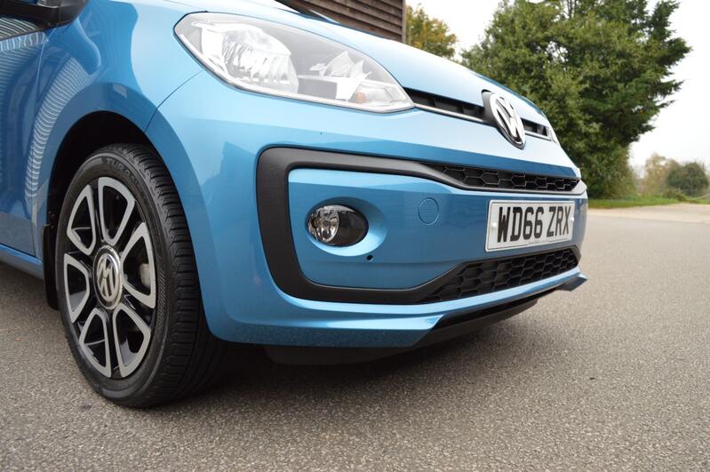VOLKSWAGEN UP