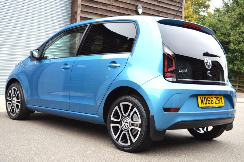 VOLKSWAGEN UP