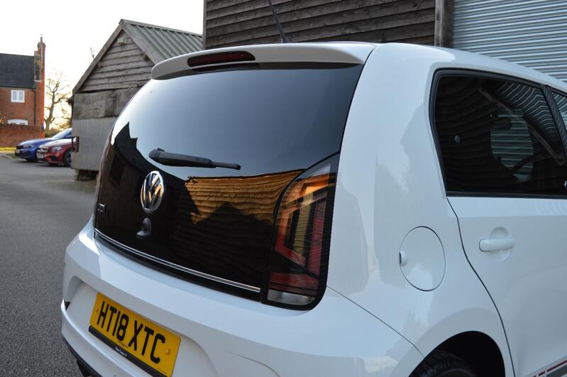 VOLKSWAGEN UP