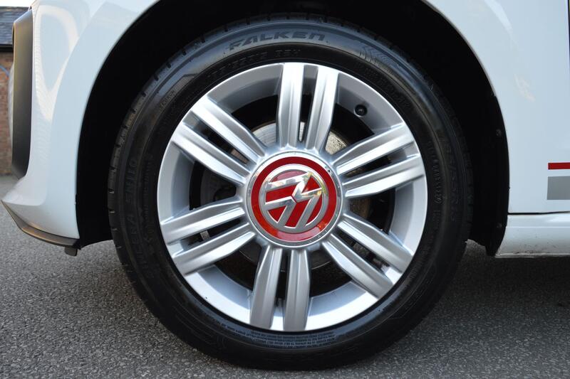 VOLKSWAGEN UP