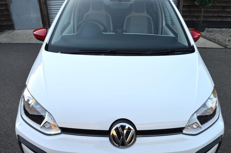 VOLKSWAGEN UP