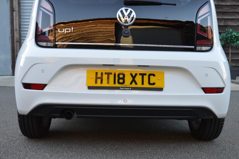 VOLKSWAGEN UP