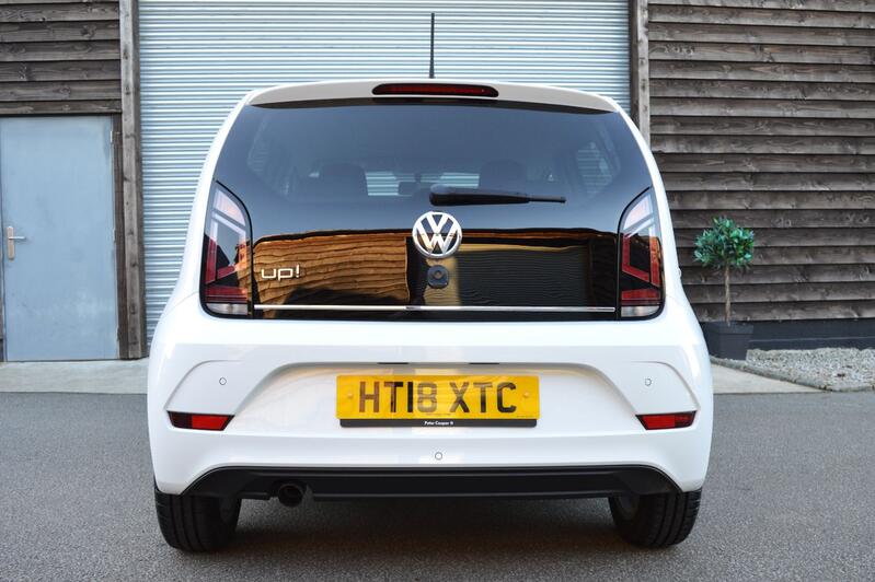 VOLKSWAGEN UP