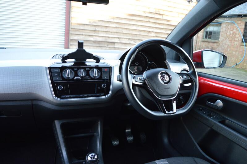 VOLKSWAGEN UP