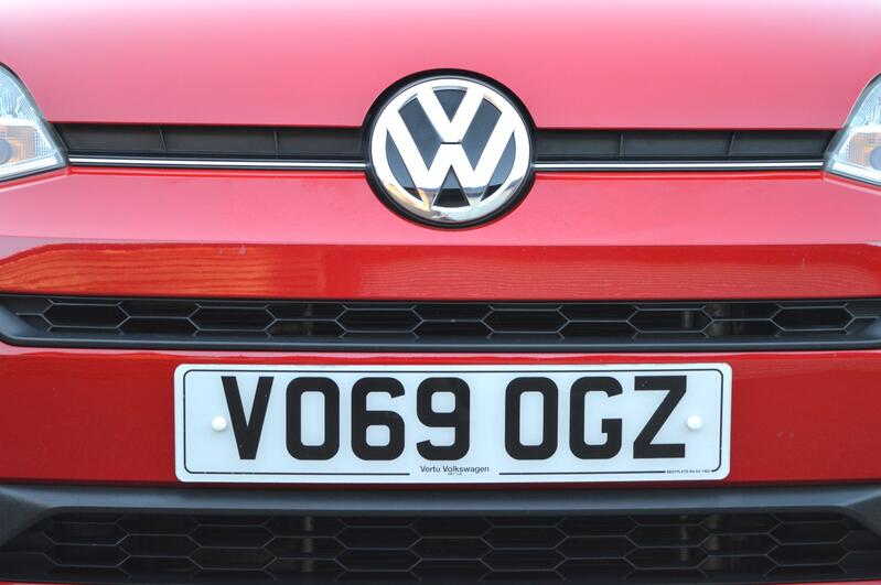 VOLKSWAGEN UP
