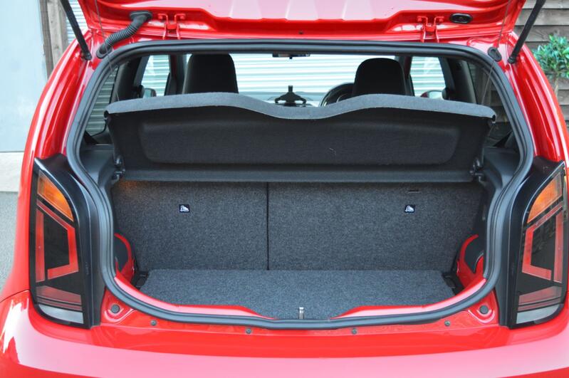 VOLKSWAGEN UP