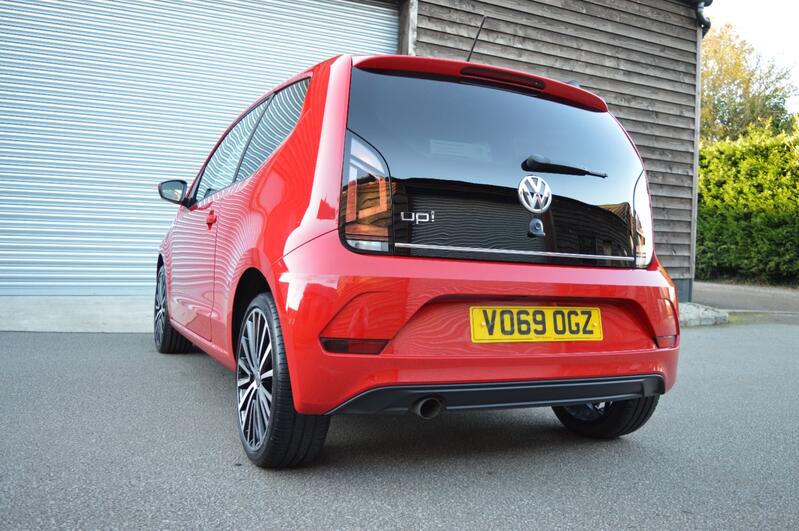 VOLKSWAGEN UP