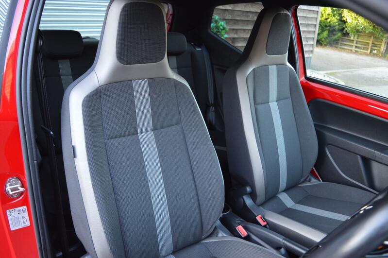 VOLKSWAGEN UP