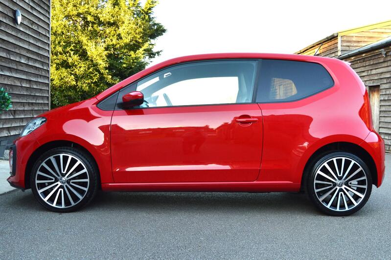 VOLKSWAGEN UP