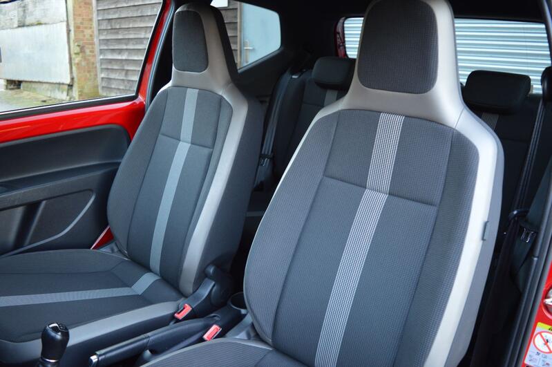 VOLKSWAGEN UP