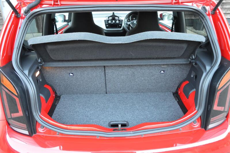 VOLKSWAGEN UP