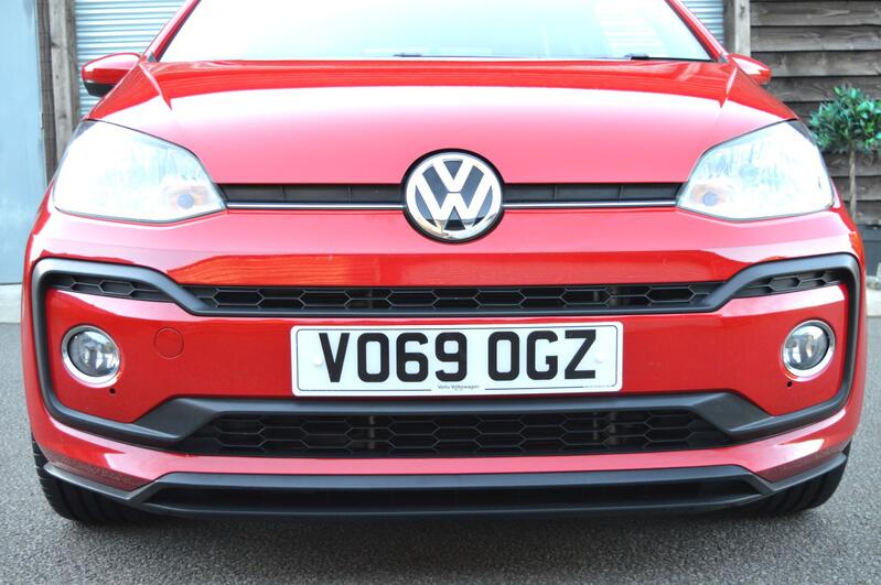 VOLKSWAGEN UP