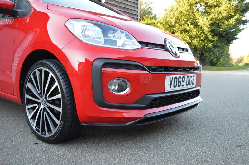 VOLKSWAGEN UP