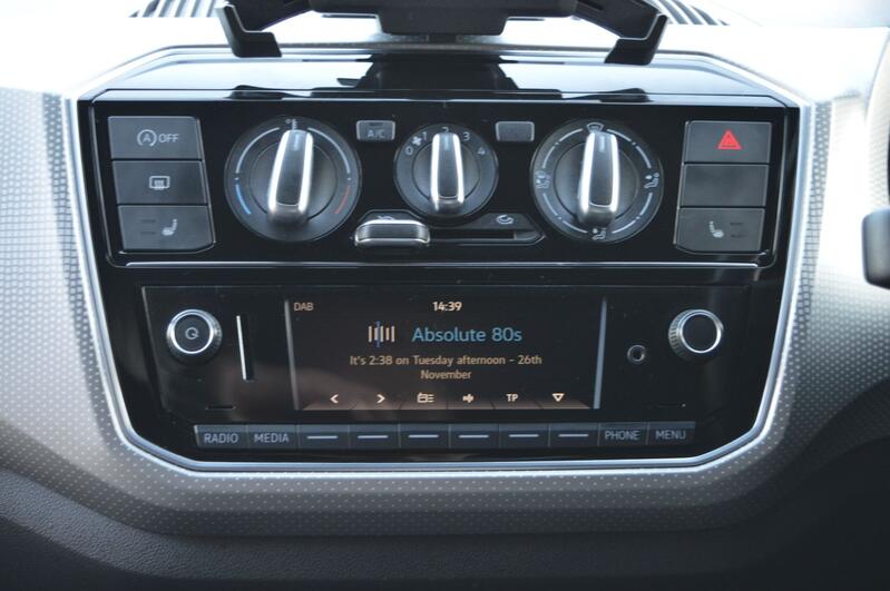 VOLKSWAGEN UP