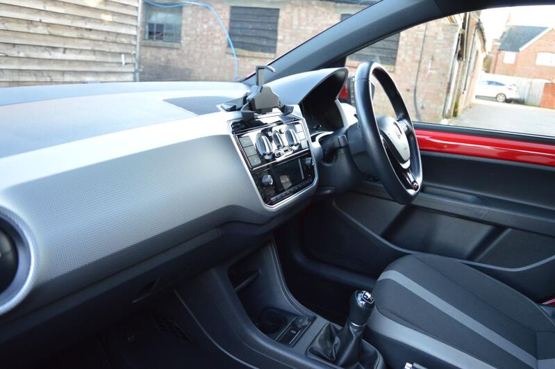 VOLKSWAGEN UP