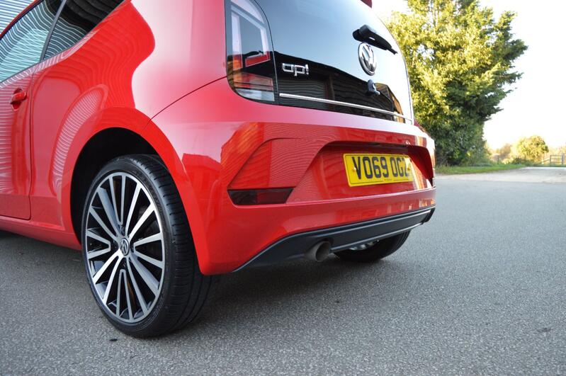 VOLKSWAGEN UP