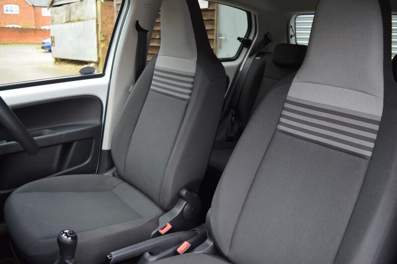 VOLKSWAGEN UP