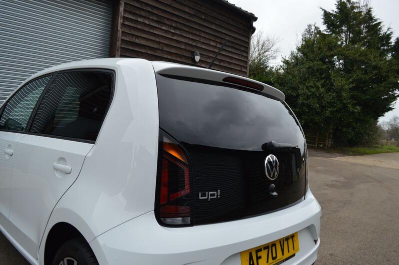VOLKSWAGEN UP