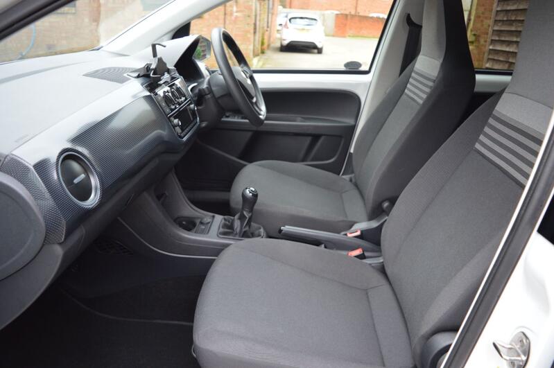 VOLKSWAGEN UP