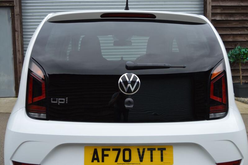 VOLKSWAGEN UP