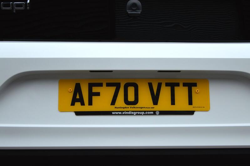 VOLKSWAGEN UP