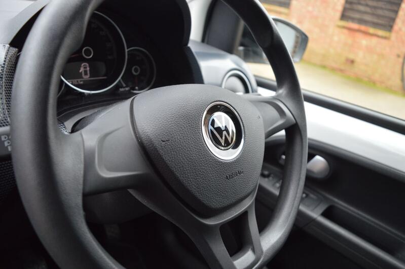 VOLKSWAGEN UP