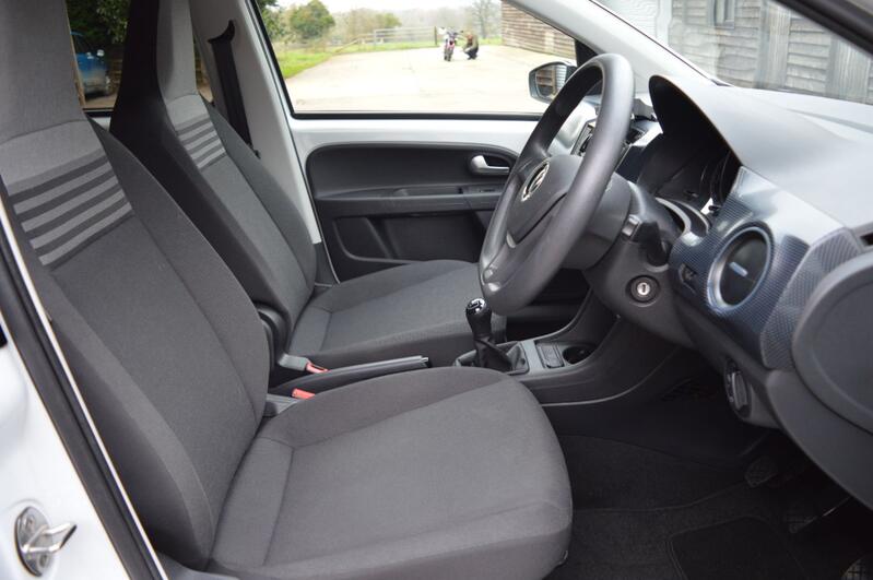 VOLKSWAGEN UP