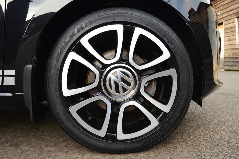 VOLKSWAGEN UP