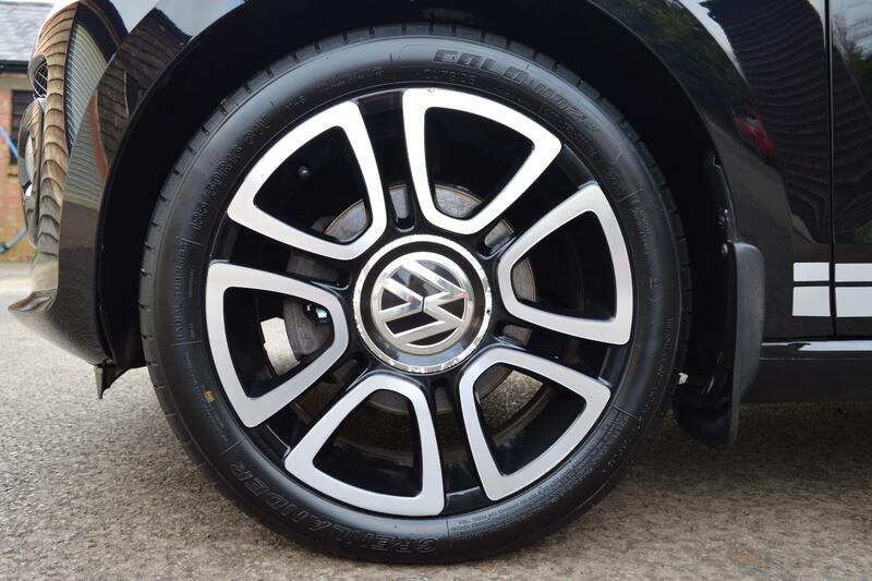 VOLKSWAGEN UP