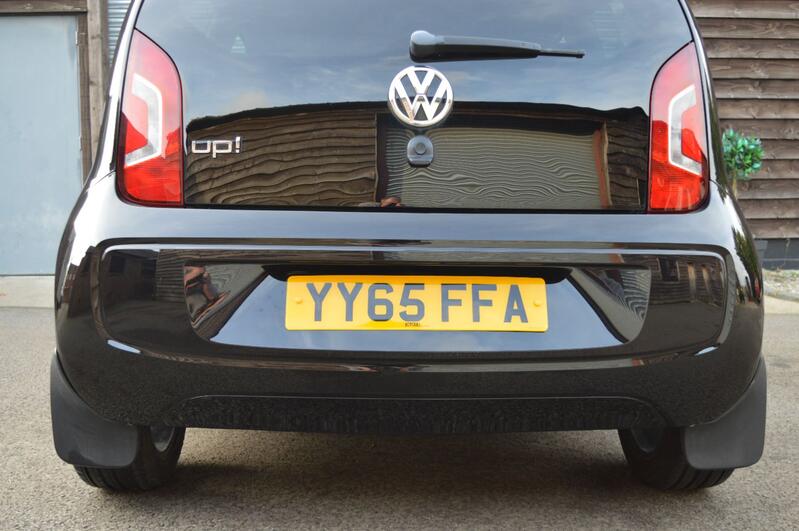VOLKSWAGEN UP