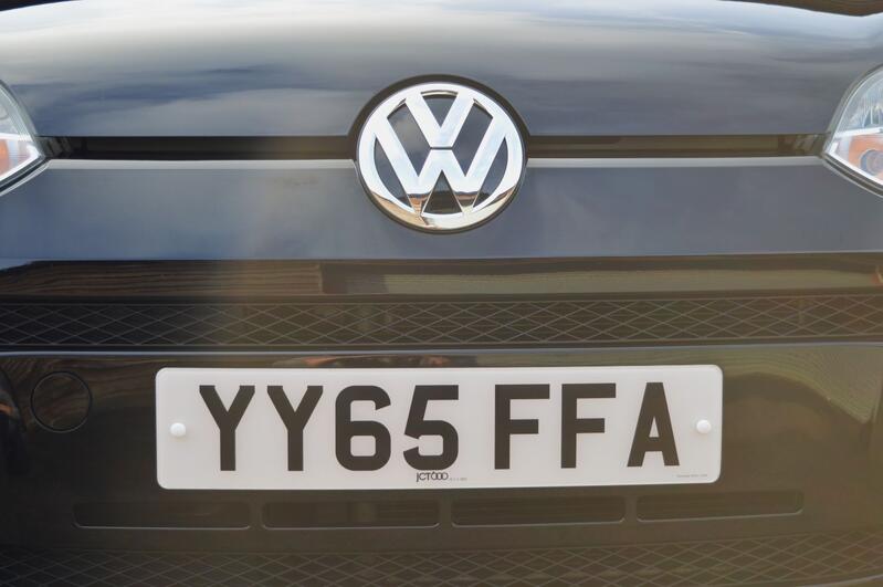 VOLKSWAGEN UP