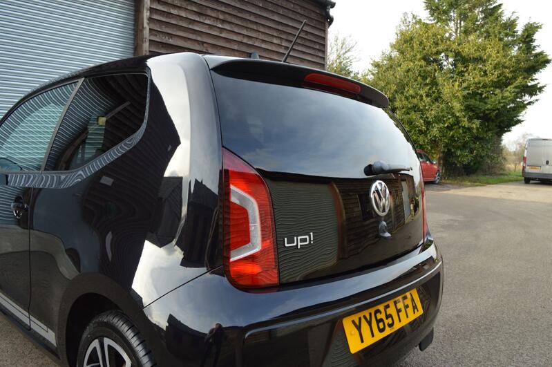 VOLKSWAGEN UP