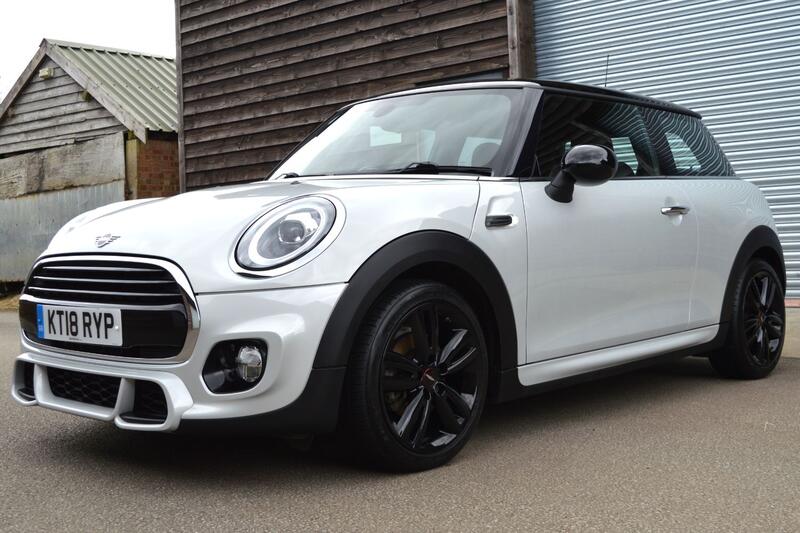 View MINI HATCH 1.5 Cooper 3-Door