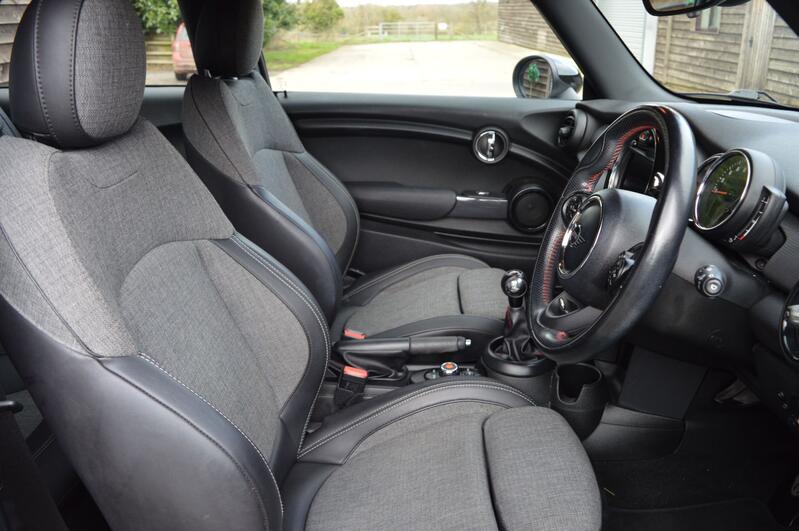 MINI HATCH