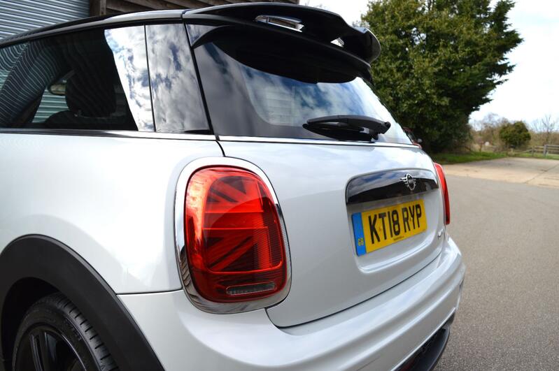 MINI HATCH