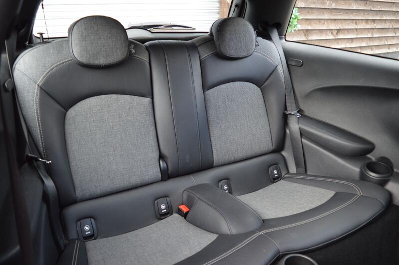 MINI HATCH