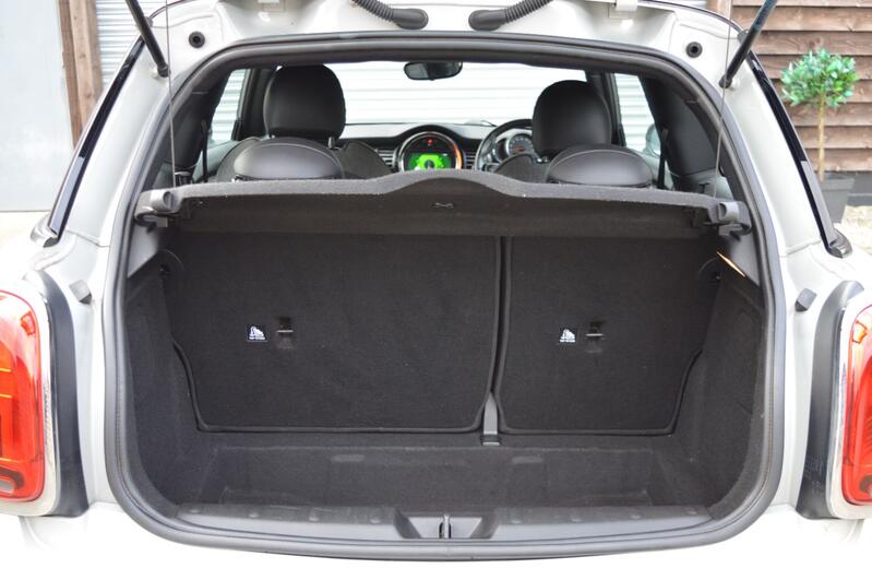 MINI HATCH