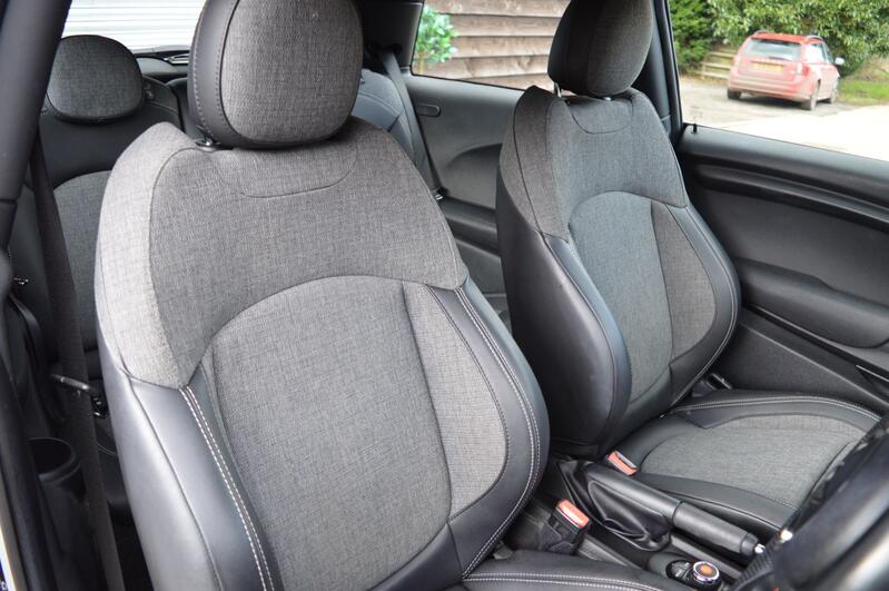 MINI HATCH