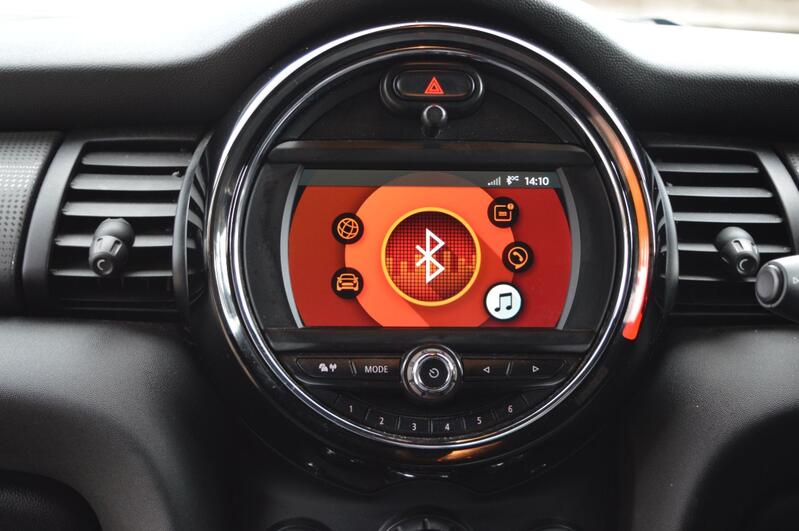 MINI HATCH